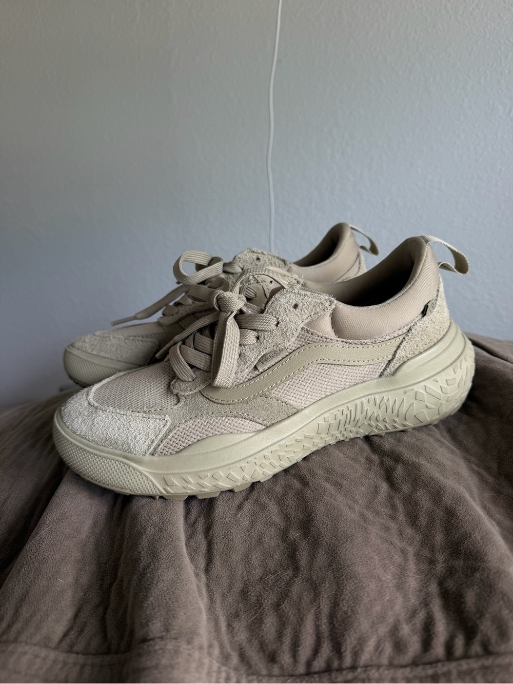 Vans Women's Green Suede & Mesh Runner - Neutral Casual Sneakers